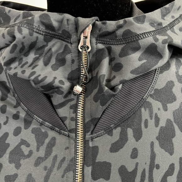 Lululemon Namaskar Hoodie Animal Print Black Size 4 - Picture 7 of 14